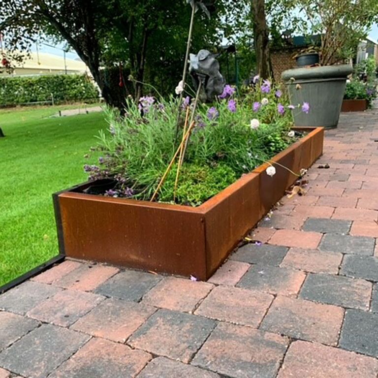 Støttemur af cortenstål lige 100 cm (højde 40 cm)