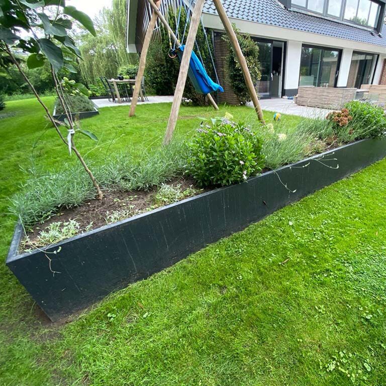 Støttemur af pulverlakeret stål lige 200 cm (højde 50 cm)