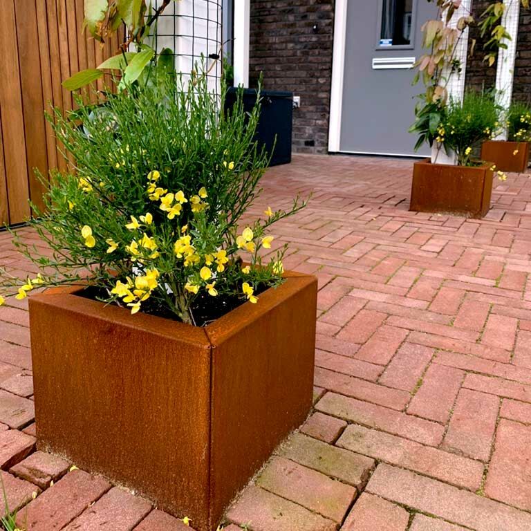 Plantekasse af cortenstål Miami 30 x 30 cm