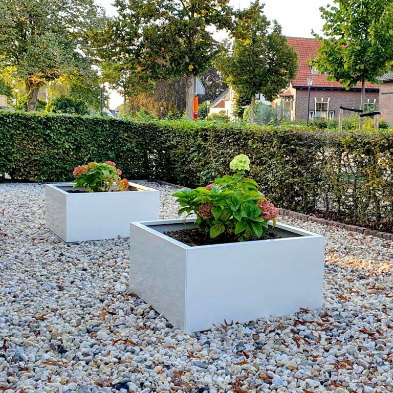 Plantekasse af pulverlakeret stål Miami 80 x 80 cm