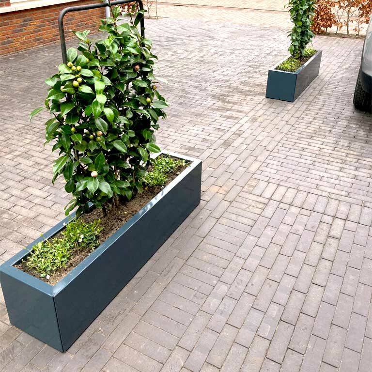 Plantekasse af pulverlakeret stål Texas 30 x 100 cm