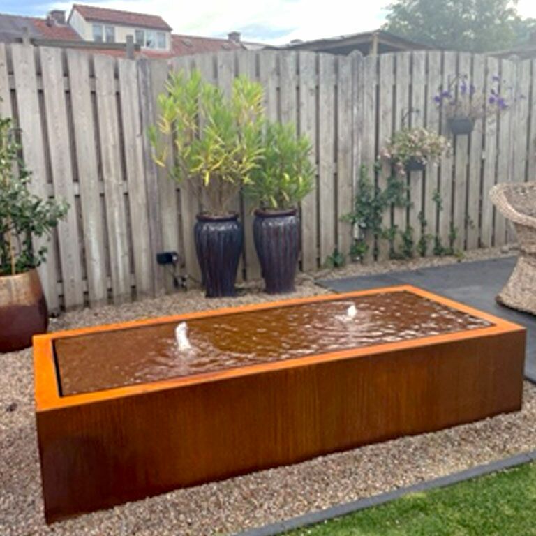 Vandfontæne af cortenstål 200 x 80 x 40 cm
