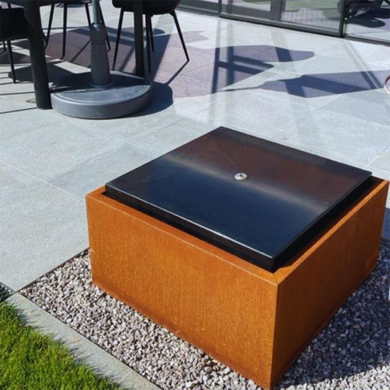 Vandfontæne af cortenstål 80 x 80 x 40 cm