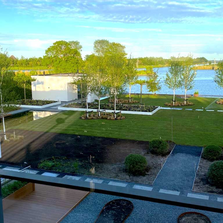 Støttemur af pulverlakeret stål lige 200 cm (højde 30 cm)