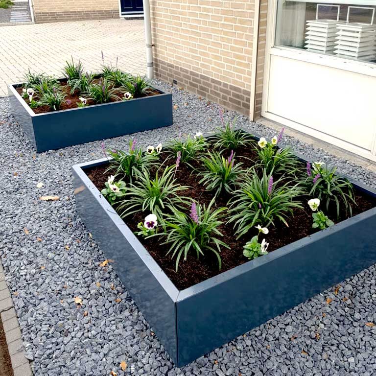 Plantekasse af pulverlakeret stål Miami 120 x 120 cm