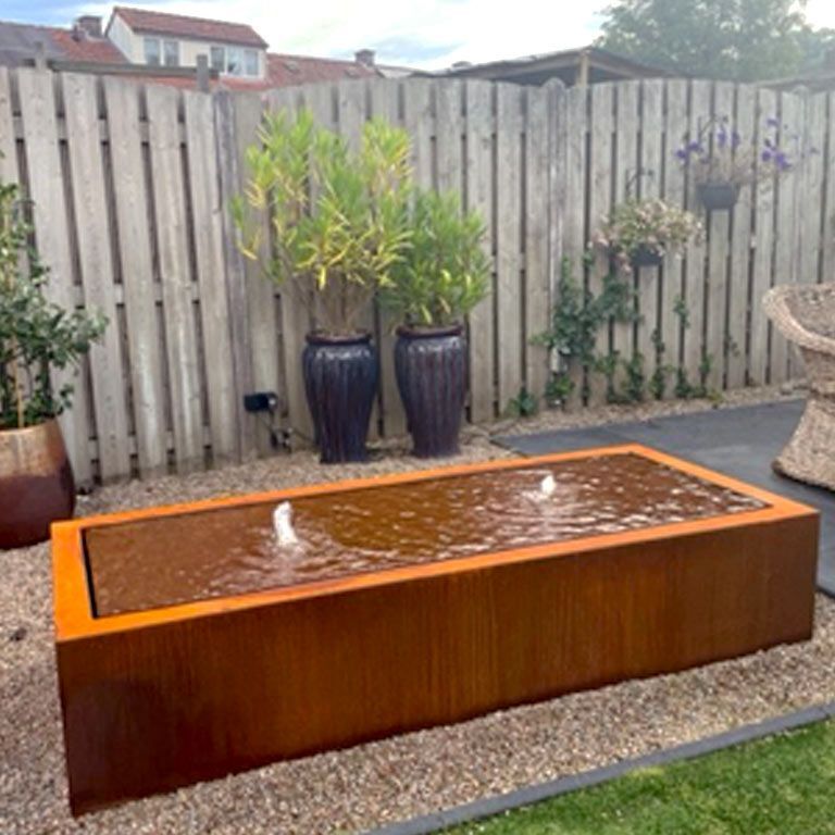 Vandfontæne af cortenstål 200 x 80 x 40 cm