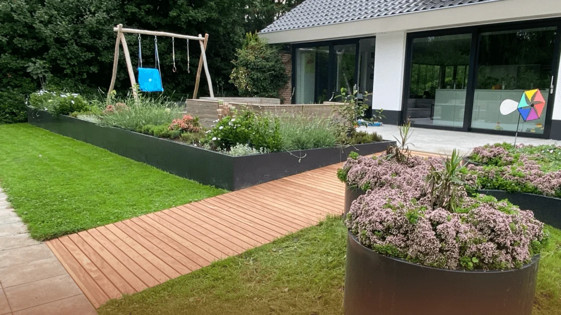 Montering af støttemur i stål: Hvad skal du være opmærksom på?